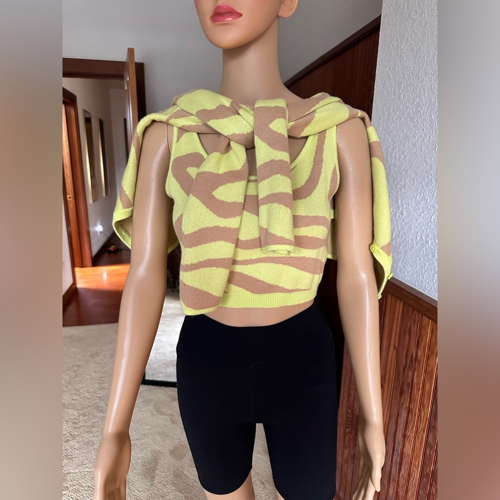 Future Collective Set Cardigan and Crop Tank in Yellow Beige print in size XS